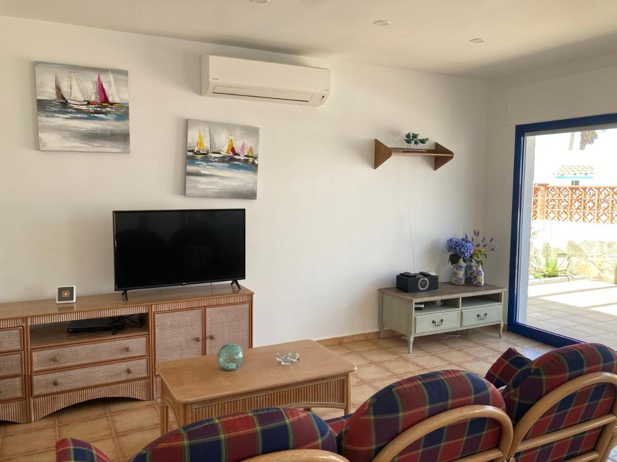 Beach House With The Heated Pool Next To Rocky Point Corralejo Esterno foto
