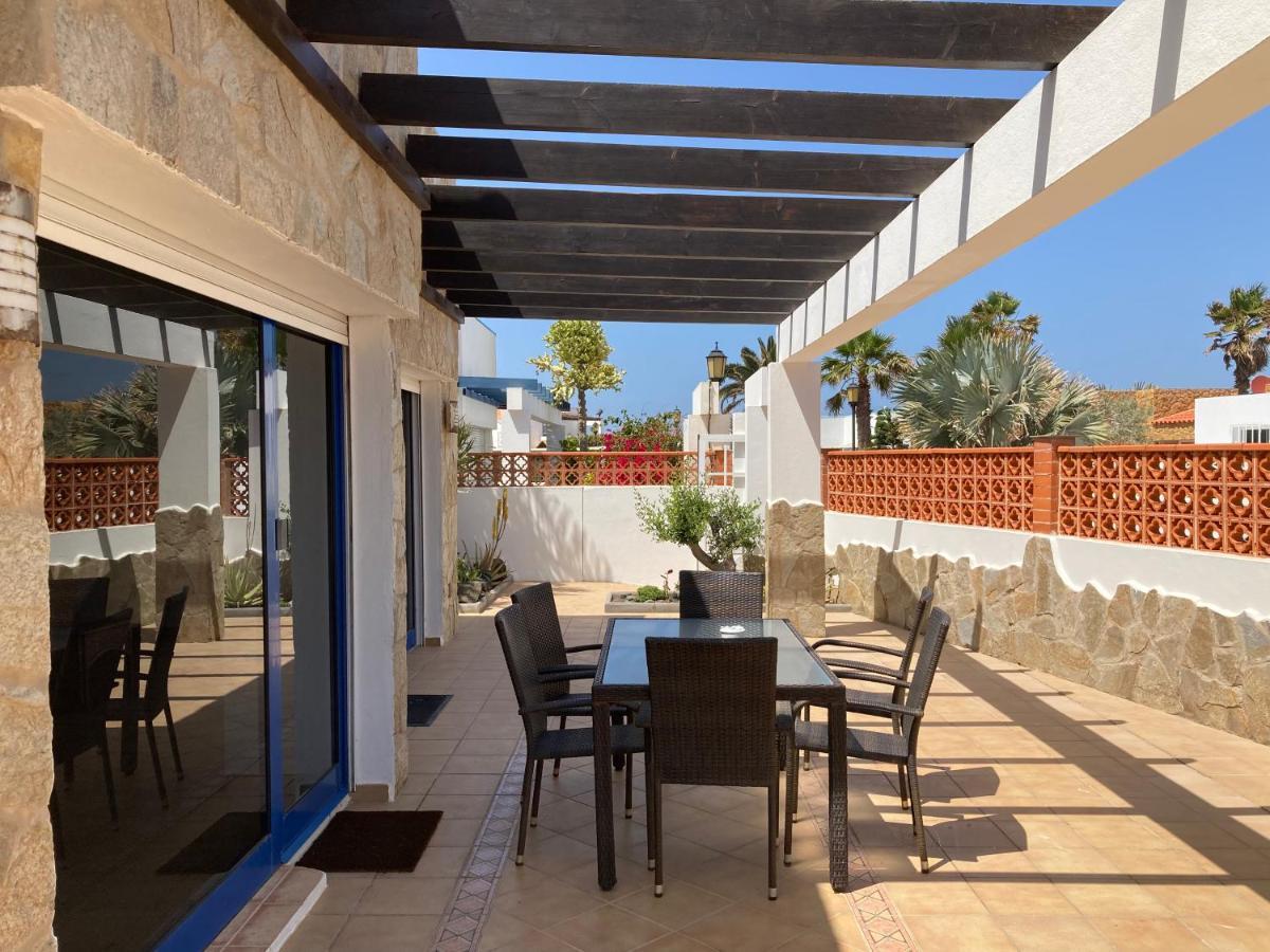 Beach House With The Heated Pool Next To Rocky Point Corralejo Esterno foto