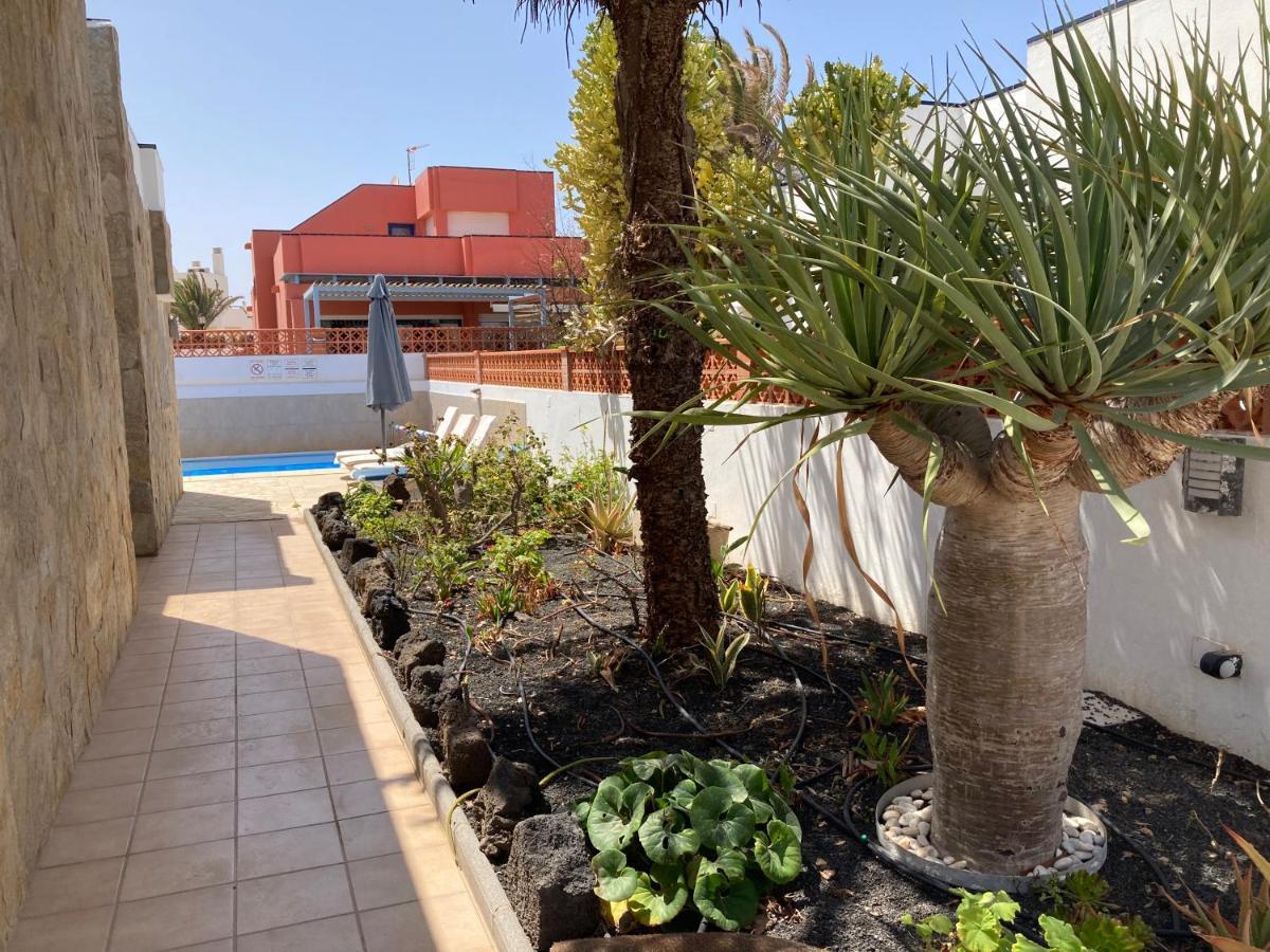 Beach House With The Heated Pool Next To Rocky Point Corralejo Esterno foto