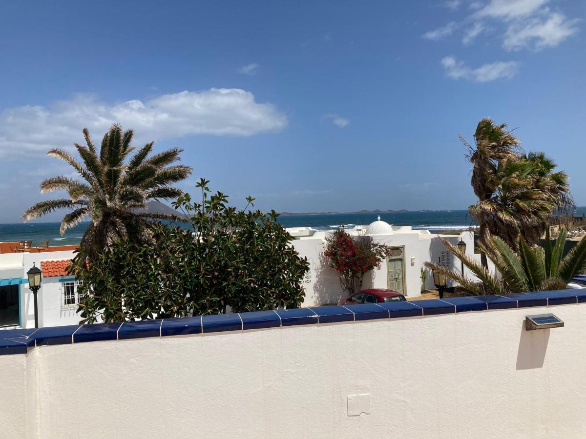 Beach House With The Heated Pool Next To Rocky Point Corralejo Esterno foto